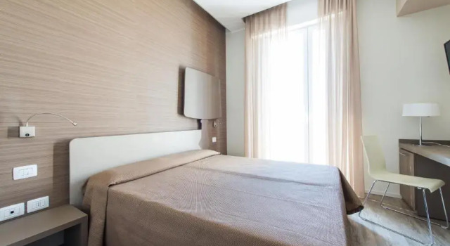 Семейный номер Standard с видом на море Hotel 2000