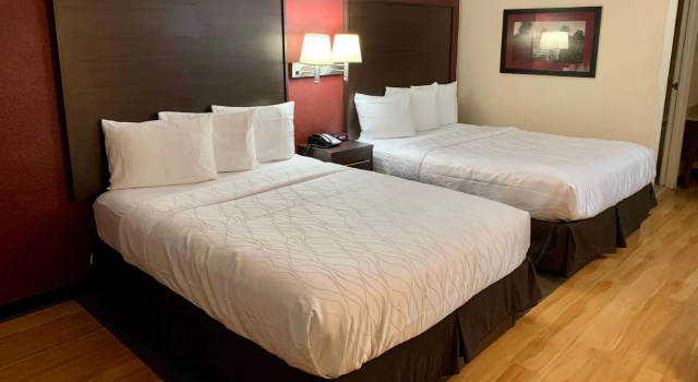 Четырёхместный люкс Quality Inn & Suites Near Six Flags and Medical Center