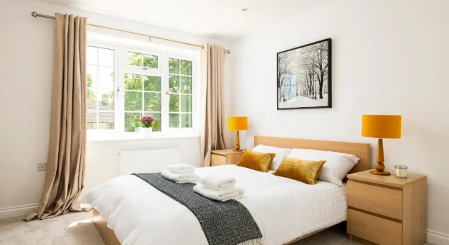 Коттедж 2 bed house close to Town Centre