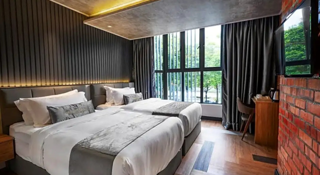 Двухместный номер Standard с балконом A&R Urban Hotel