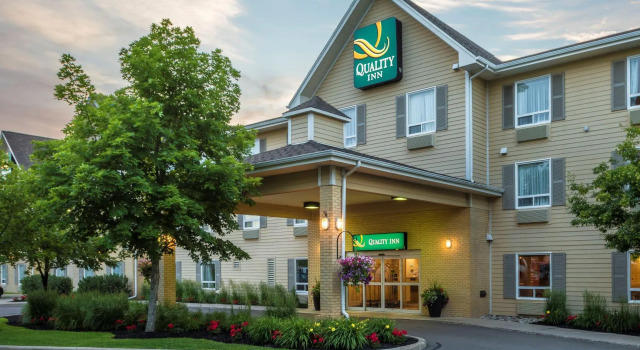 Номер Standard Quality Inn Airport
