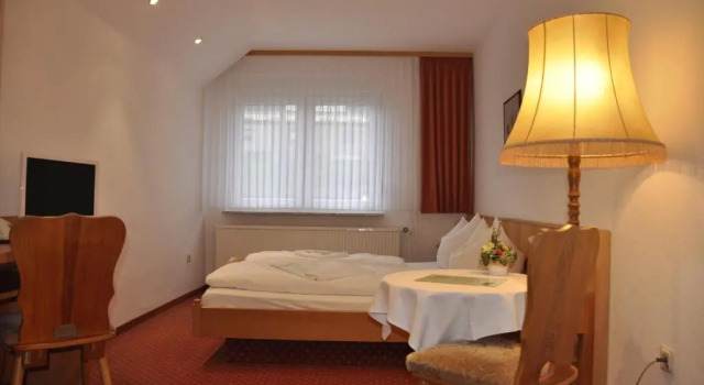 Hotel Berggarten, Book Hotel Hotels in Brotterode-Trusetal with Parking, Parking