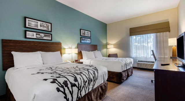Четырёхместный номер Standard Sleep Inn & Suites Auburn Campus Area I-85