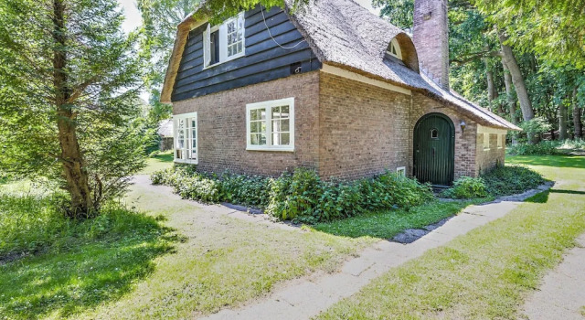 Lovely Chalet near Sea in Oostvoorne, Book Chalet Oostvoorne Zuid-Holland