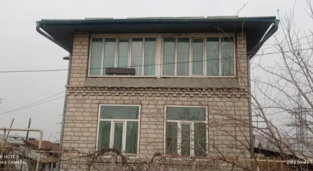Hostel Tasma, Reservar Albergue Hotéis em Osh region com piscina, Piscina