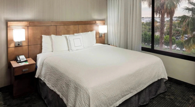 Люкс Courtyard by Marriott Cypress Anaheim / Orange County