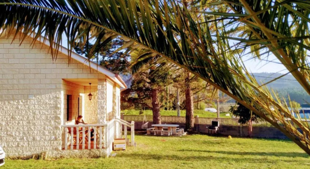 Коттедж с 2 комнатами Casa en la playa de Area con finca privada