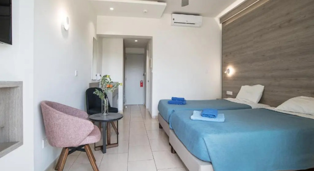 Standardowy dwuosobowy pokój z częściowym widokiem na morze Aphrodite Beach Hotel