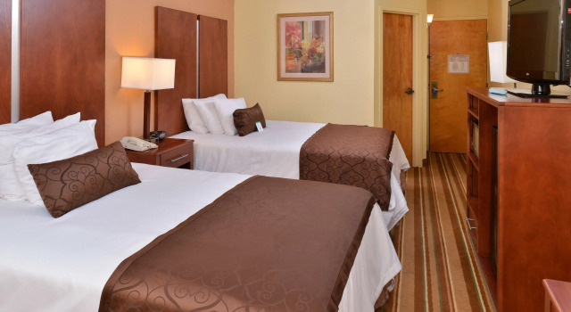 Четырёхместный номер Standard Best Western Plus Richmond