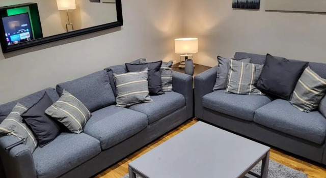 Апартаменты Kepler Residence Modern 4 Bedroom Property 1 mile from Leeds Centre
