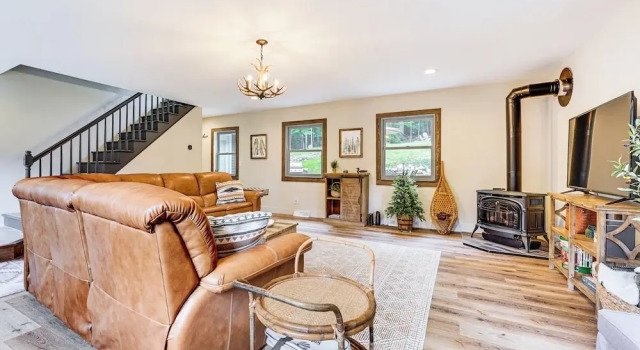 Peaceful Lake George Getaway - 3 Mi to Beach!, Buchen Sie Ferienhaus Lake George 