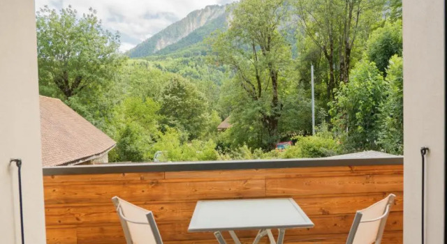 Четырёхместный номер Standard Logis Hôtel Au Gai Soleil du Mont-Aiguille