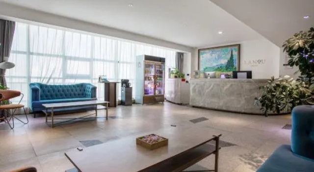 LANOU Hotel (Korla Jindu Square Peacock River Store), Prenota Hotel Korla Xinjiang