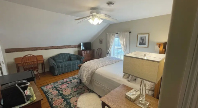 Dodds Brick House Bed & Breakfast, Book Bed and Breakfast North Hero Lake Champlain