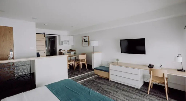 Люкс La Place Rendez-Vous Hotel