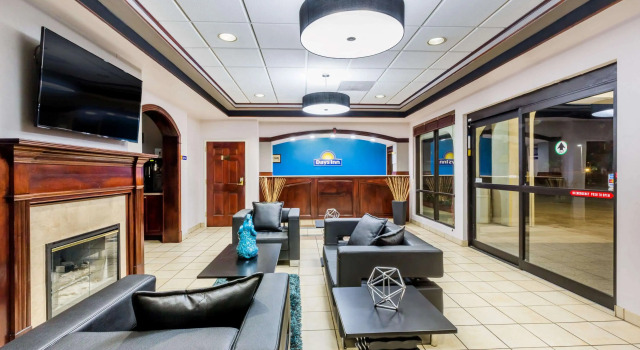 Days Inn by Wyndham Pearl/Jackson Airport, Rezerwuj Hotel Hotele w New England z basenem, Basen