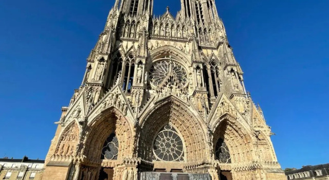 Charme de l'ancien pour cet appartement entièrement rénové dans l'hypercentre de Reims, Rezerwuj Apartament Reims Champagne