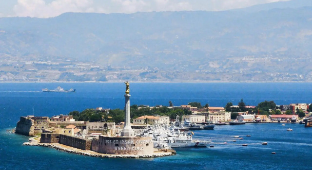 Villa La Fenice, Varaa Villa Reggio di Calabria Calabria