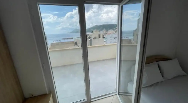 Студия Classic с видом на море Fenix Apartments
