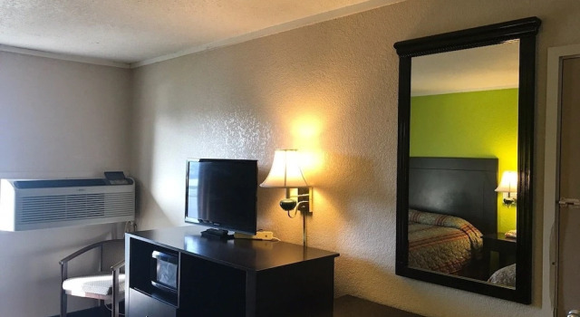 Четырёхместный номер Standard Woodville Inn