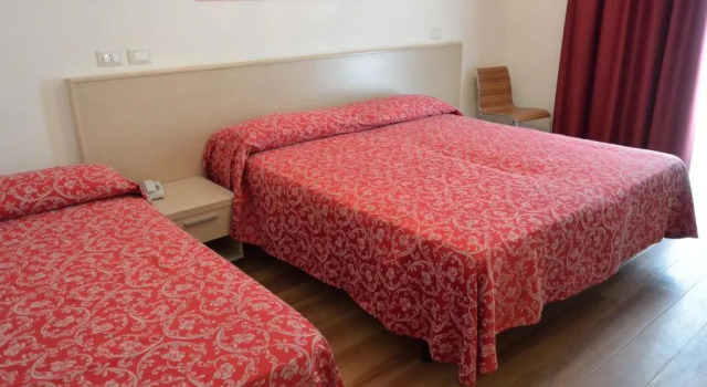 Трёхместный номер Standard с балконом Hotel Castiglione