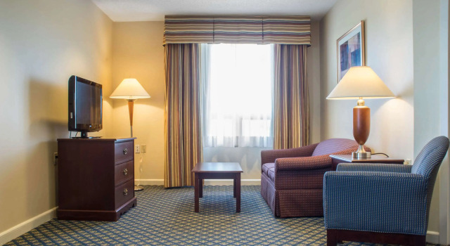 Comfort Inn and Suites Ingersoll, Varaa Hotelli  