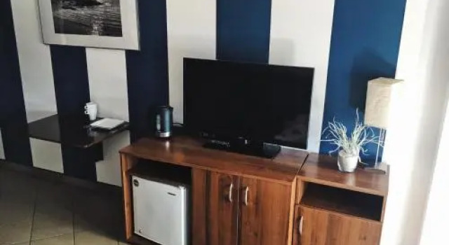 Tawerna Tahiti, Varaa Hotelli Hotellit Pommeri pysäköinnillä, Pysäköinti