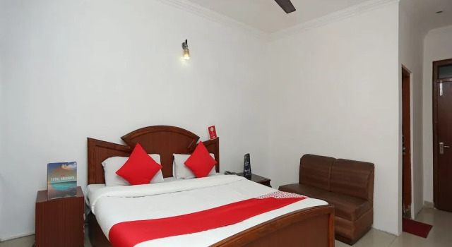 Oyo 22689 Hotel United Inn, Забронировать Отель Отели Джамму и Кашмира с завтраком, Завтраки