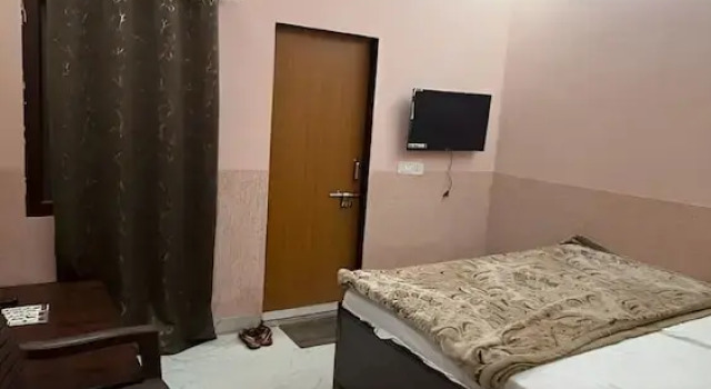 Amrit Guest House