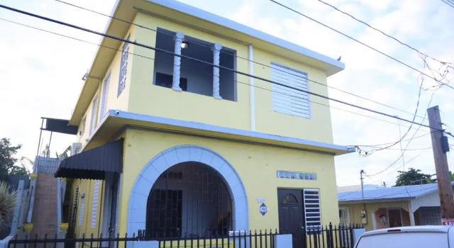 310 Del Valle Central, Freshly Remodeled 3 Bedroom Home Sleeps 8, Забронировать Отель Сантурсе Вьехо Сан-Хуан