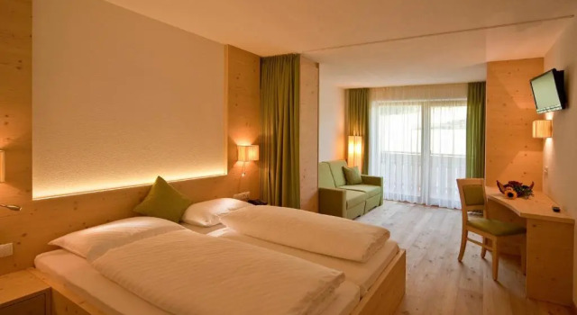 Семейный номер Standard с балконом и с видом на горы Hotel Foestlerhof
