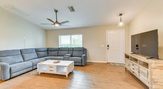 3 Mi to Public Beach: Port Charlotte Getaway!