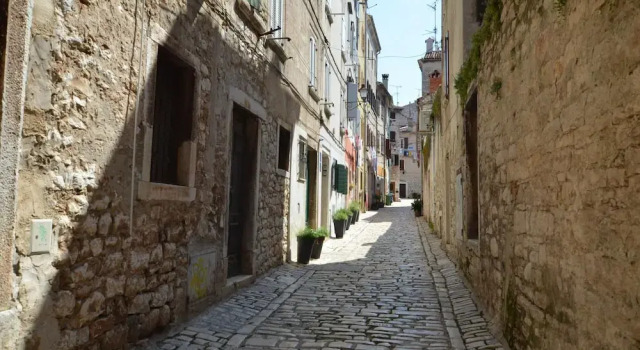 Bruno in Rovinj With 1 Bedrooms and 1 Bathrooms, Забронировать Отель Ровинь Rovinj Riviera, рядом с Пристань для яхт Ровиня
