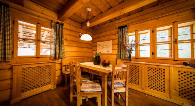 Коттедж Hotel****Liptovský dvor