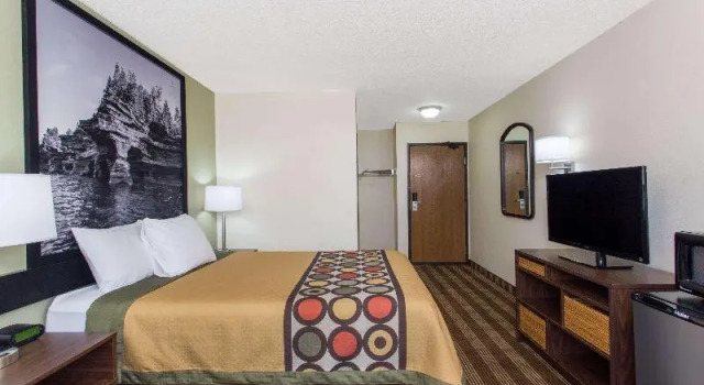 Номер Standard Super 8 by Wyndham Eau Claire I-94