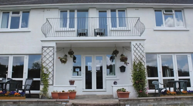 Pleasant Valley House, Book Hotel Wiseman's Bridge Glamorgan