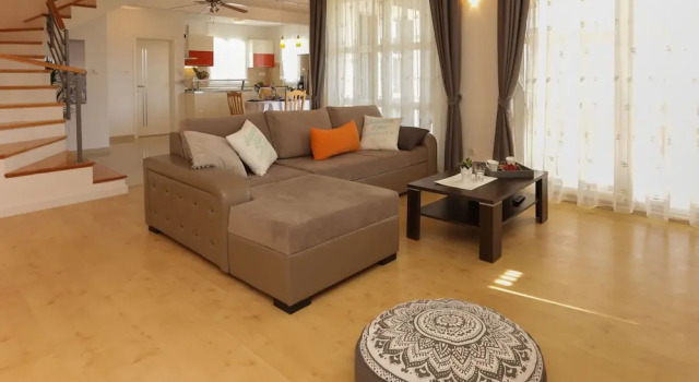 Alluring Villa in Marina With Swimming Pool, Buchen Sie Villa Hotels in Gespanschaft Split-Dalmatien mit Pool, Schwimmbad