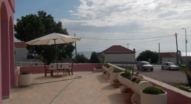 Sea-view Villa in Podstrana near Saint Martin Beaches, Забронировать Вилла Отели Подстраны 3 звезды, рядом с Частный Пляж «Апартмани Лена», 3*
