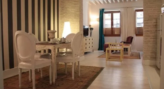 Relator Singular Apartments, Забронировать Апартаменты/квартира Отели Севильи с парковкой, рядом с Площадь Пласа-де-ла-Аламеда, Парковка