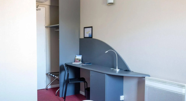 Logis Hotel de la Thalie, Забронировать Отель Шалон-сюр-Сон Saône-et-Loire