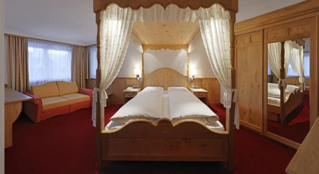 Hotel Ingram, Забронировать Отель Сельва-ди-Валь-Гардена Кортина-д'Ампеццо, рядом с Бугельный подъёмник Ризачча 2 (нижняя станция)