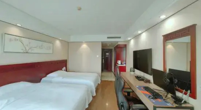 Кровать в общем номере (мужской номер) Linyuan Hotel