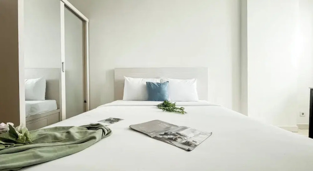 Standard Studio Chic And Sleek Studio At Apartment Cinere Bellevue