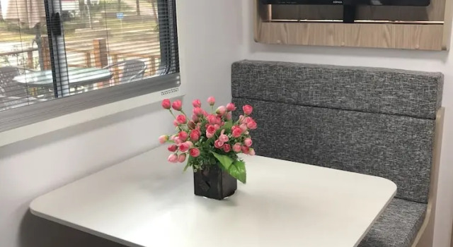Четырёхместный номер Comfort Micheng RV Lijiang Camping