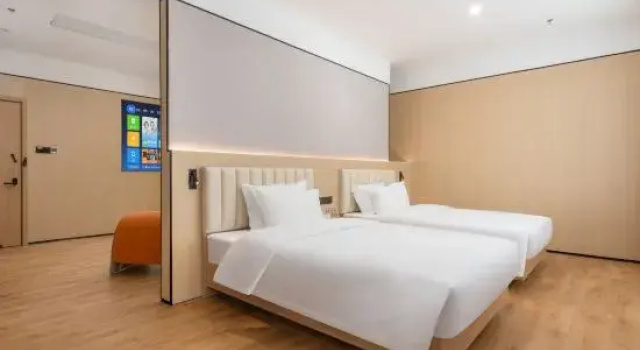 Люкс Deluxe Yueshang Hotel (Guangzhou Olympic Sports Center Shenzhou Road Subway Station Branch)