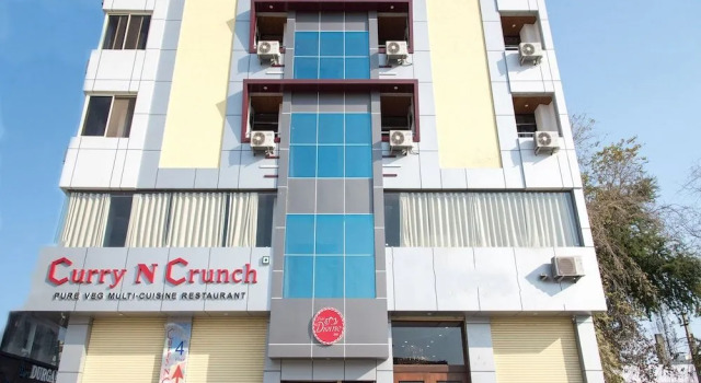 OYO 10893 Hotel Divine Inn