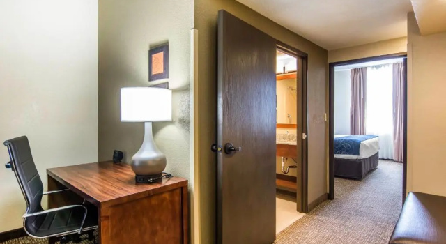 Люкс Comfort Suites Fredericksburg South