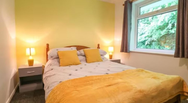 2 Bed Cottage - Sleeps 4 - Pets - Parking - Wifi, Rezervasyon Tatil Evi Merseyside villalar, Villa