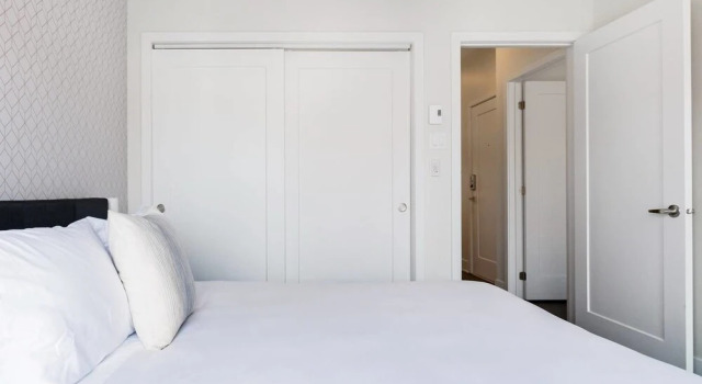 Discover Little Italy From a Bright Apartment, Rezervovat Apartmán Montreal Quebec, poblíž Ubisoft