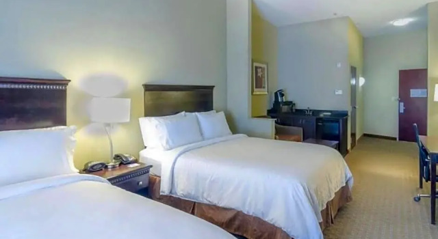 Четырёхместный люкс Comfort Suites Mobile-South Alabama University Area